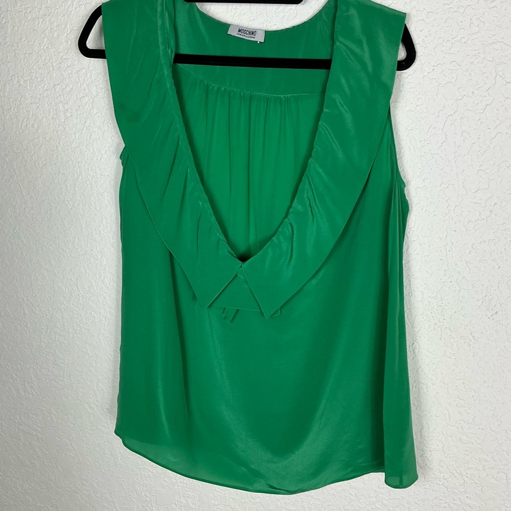 Moschino Green Sleeveless V-Neck Blouse with Bib Collar perfect Cond. 100% silk